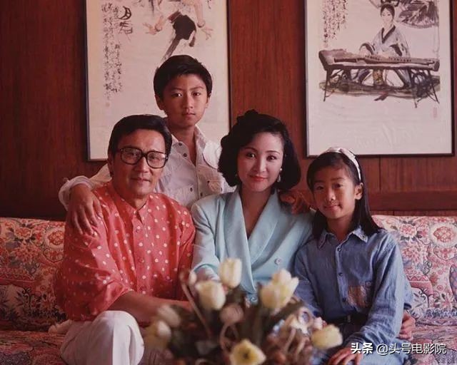 84岁谢贤与女友重燃爱火,谢贤84岁和初恋重温旧情