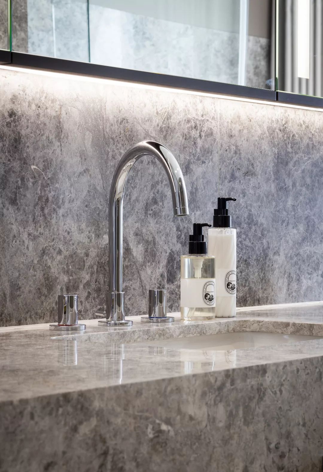 浼︽暒鏋楄偗骞垮満鏄豹瀹呭悧,鏋楄偗骞垮満妤肩洏