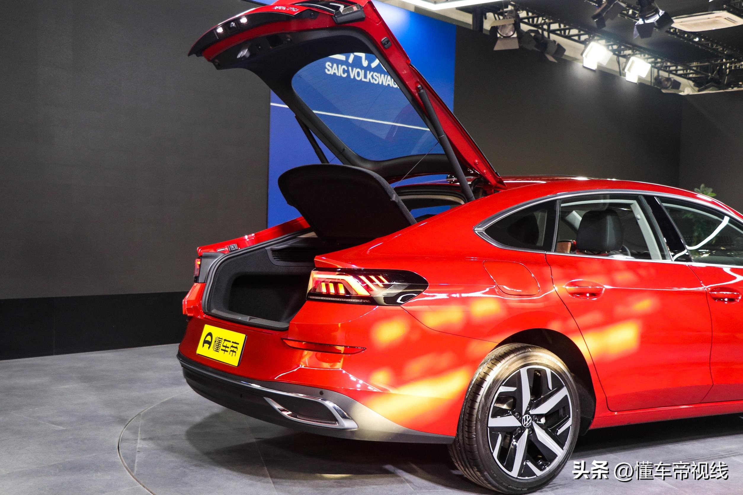 2022年明锐和凌渡哪个更值得买,凌渡跟斯柯达明锐后排空间哪个大