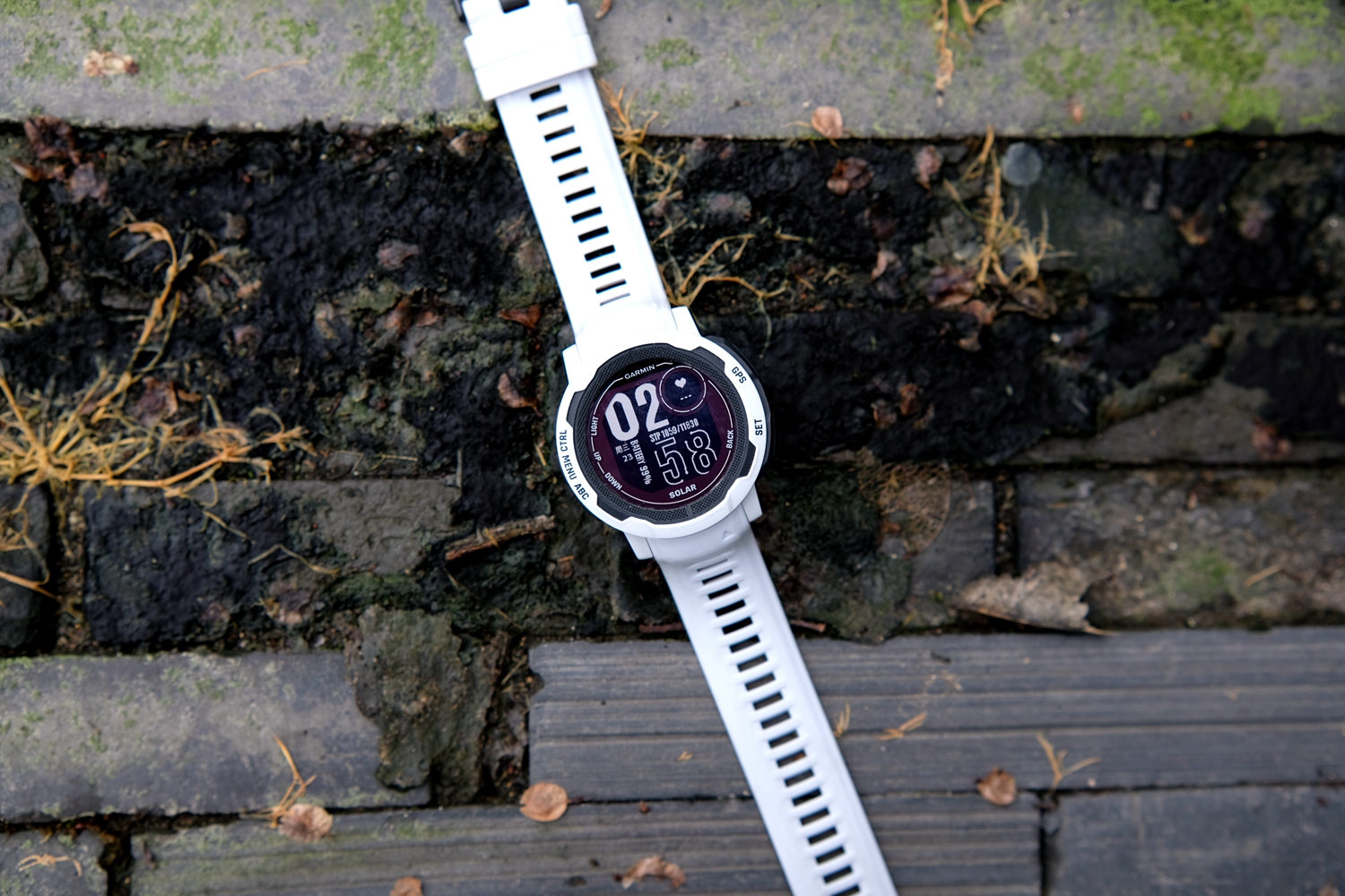 日常无需充电的太阳能智能运动手表：GARMIN本能Instinct2体验