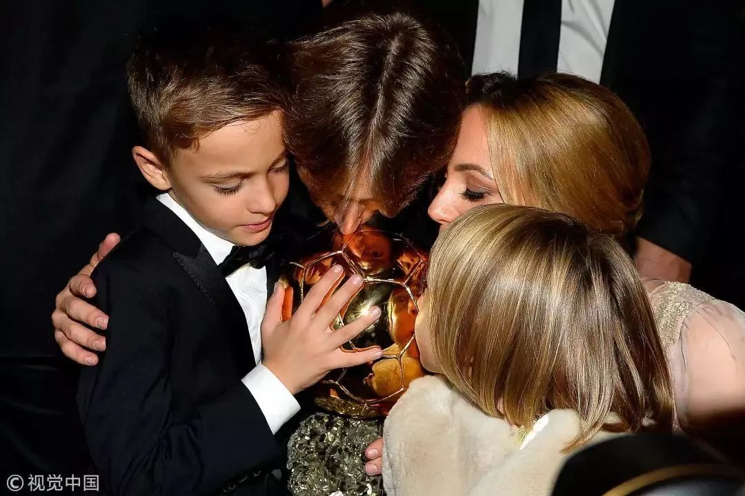 莫德里奇放羊娃视频真的吗,莫德里奇从战火中走来足球记忆