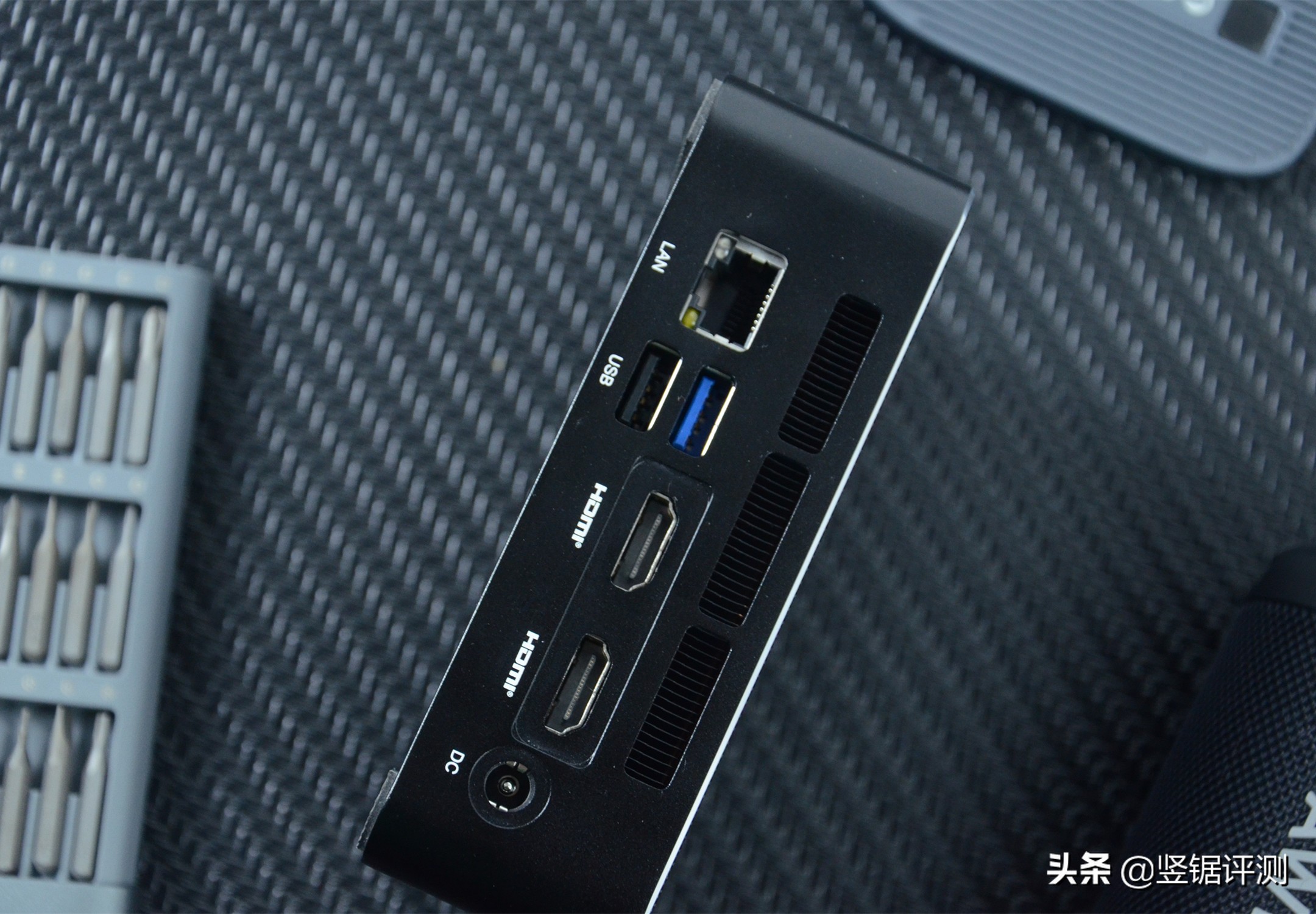 零刻ser5和ser4对比,零刻迷你主机ser6测评