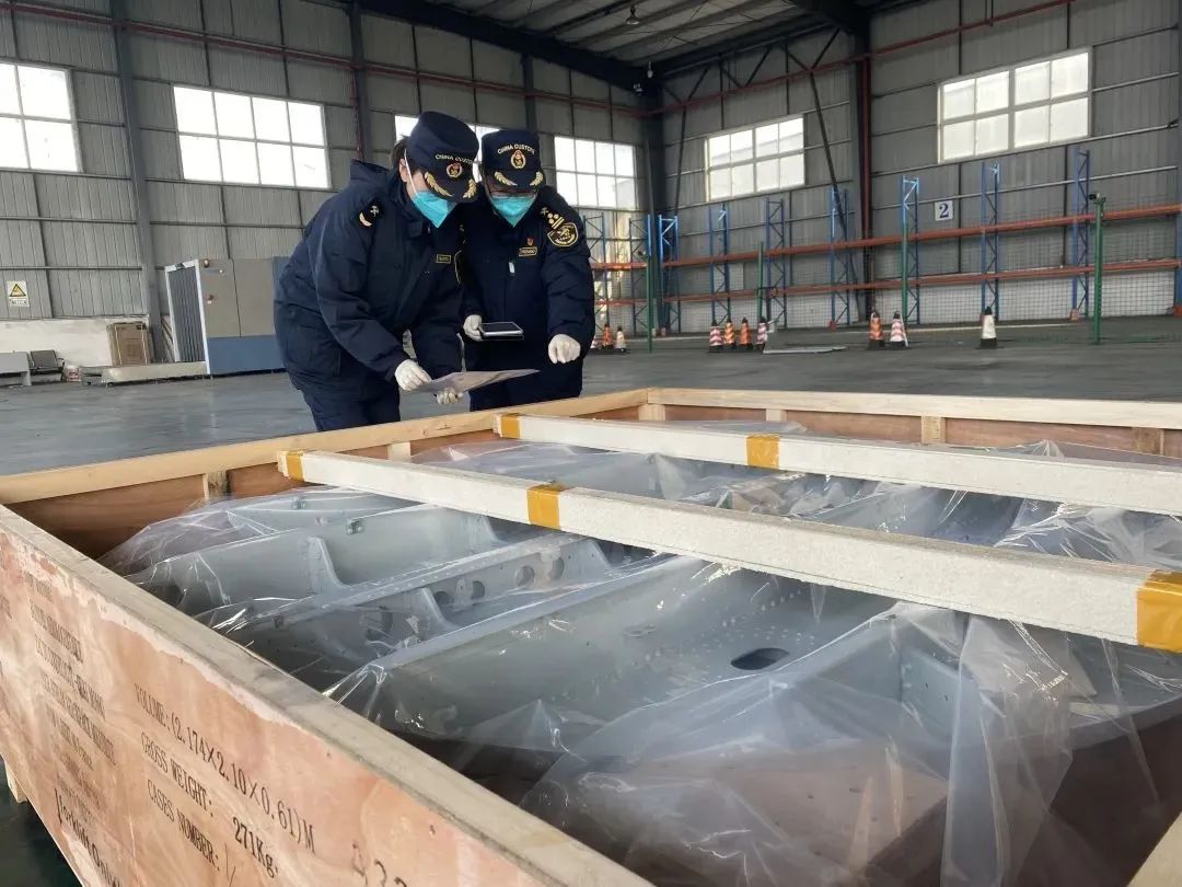 关注丨铁路港:春节脚步忙,海关眼中的“热火朝天”