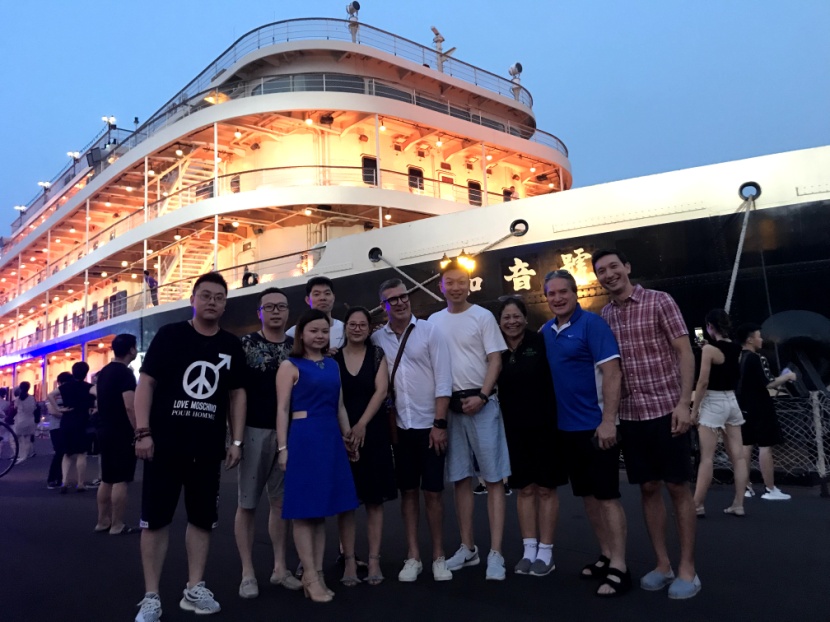 英国苏格兰和中国时差是多少小时,我们与美国时差多少