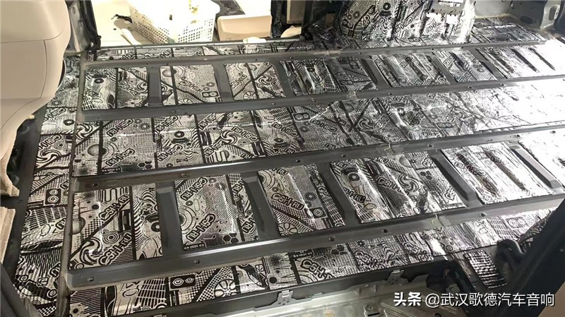 威霆隔音降噪改装,奔驰威霆汽车隔音降噪