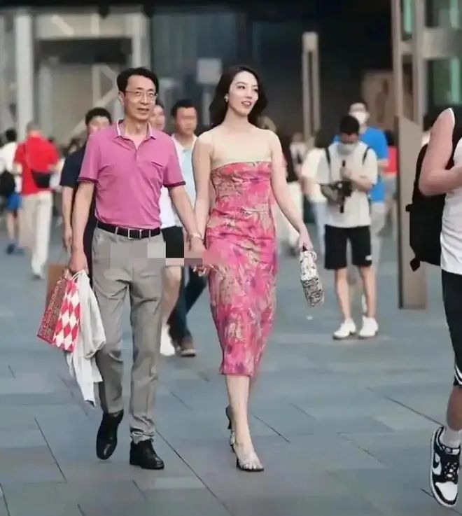 中铁三局辟谣董事长与女子逛街,中铁三局老总太古里