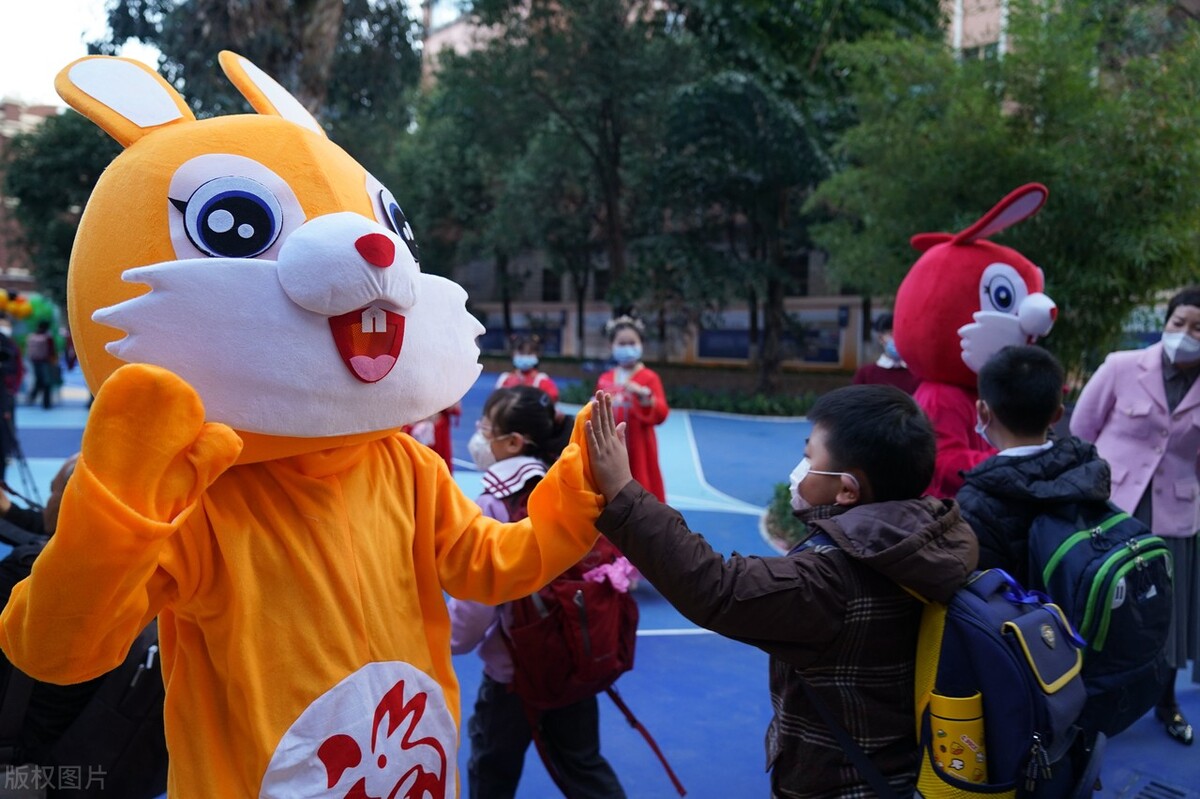 小学孩子在班里不合群怎么办,孩子不合群该怎么引导教案