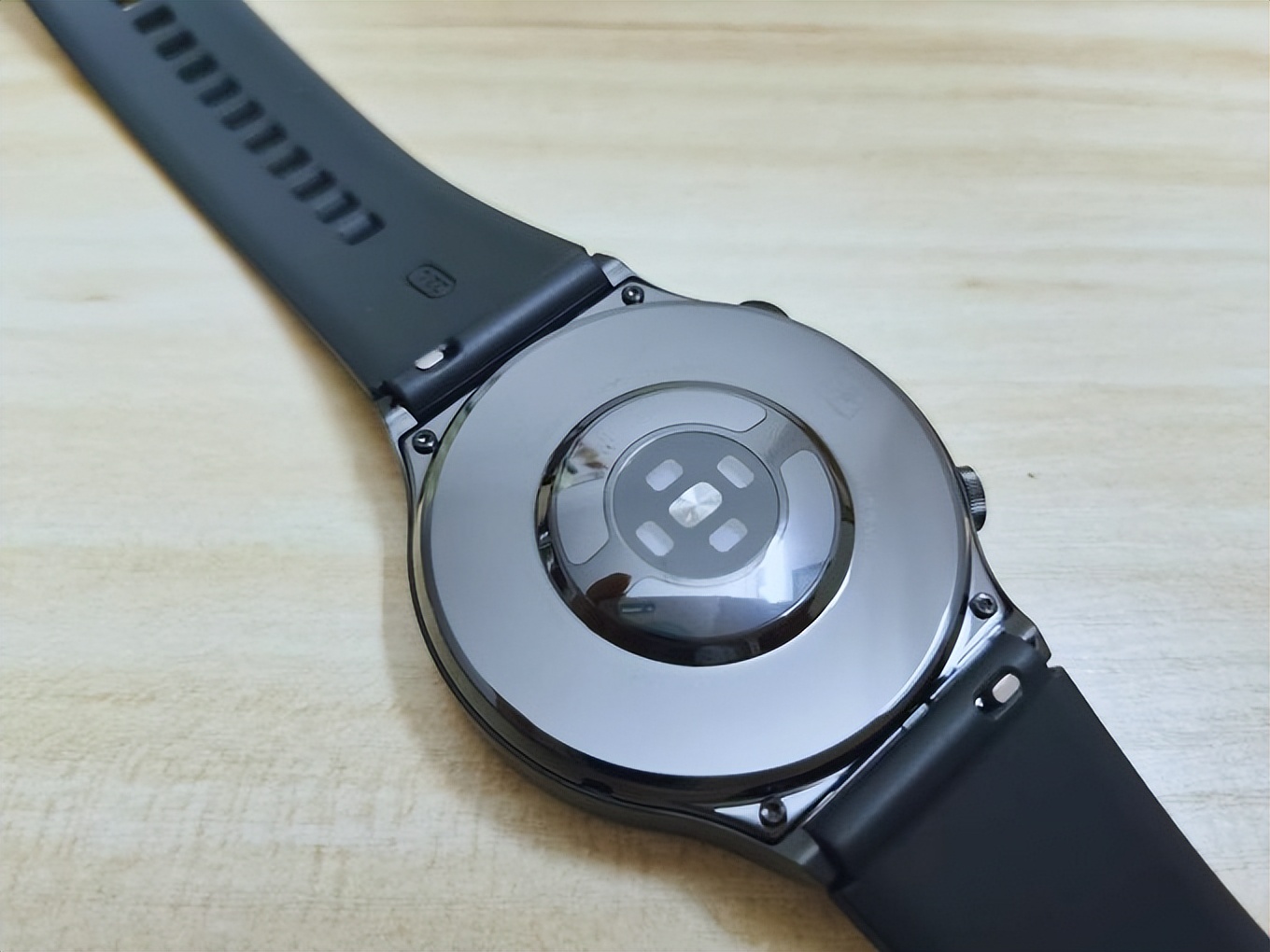 高端旗舰参数对比,旗舰跟入门版差多少钱