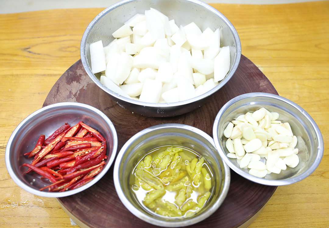 秋吃白冬吃黑春吃什么,秋季滋阴养肺吃什么