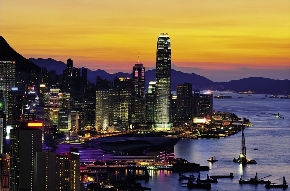 香港想造亚洲硅谷，却成科技包装的房地产项目，多次被空手套白狼