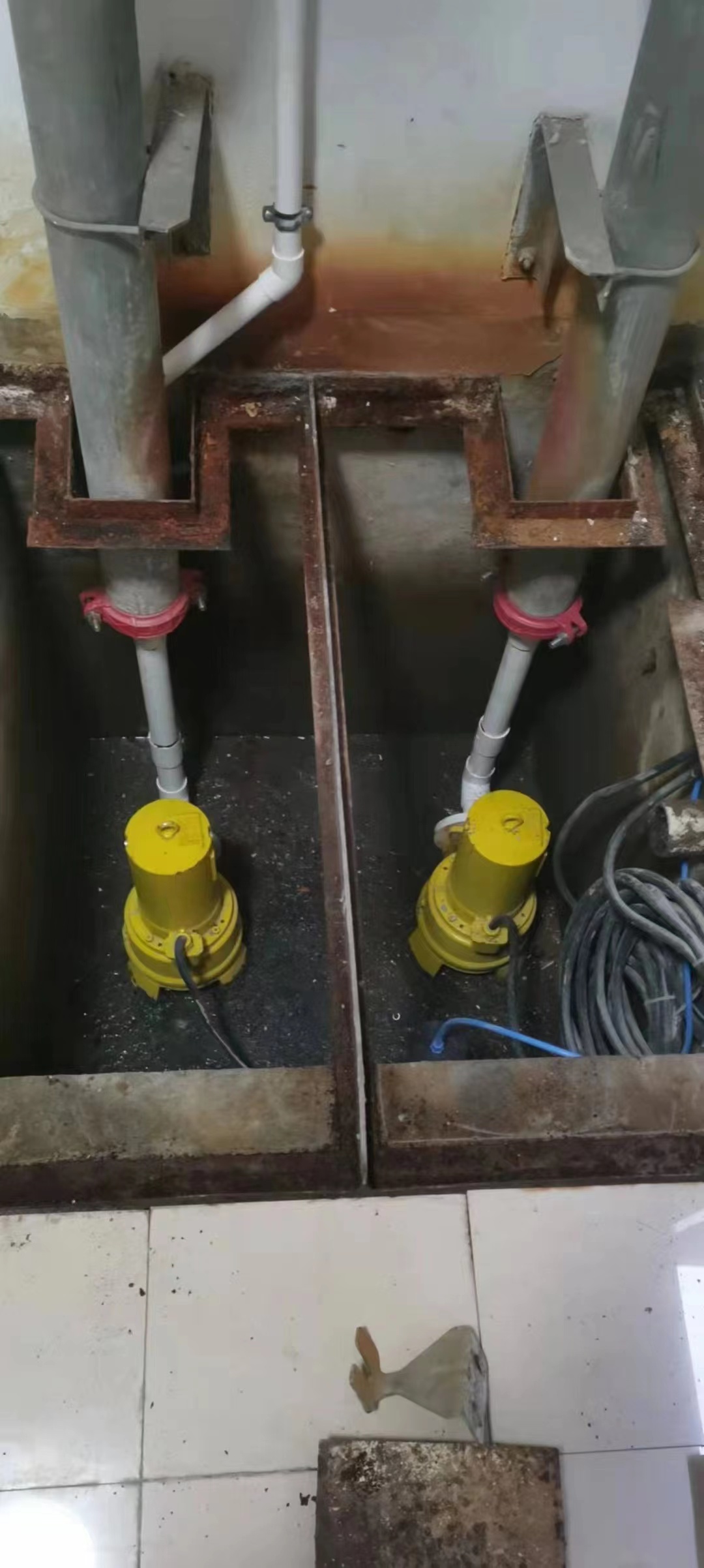 一楼带院80平送下沉式庭院,负一楼带下沉式庭院排水