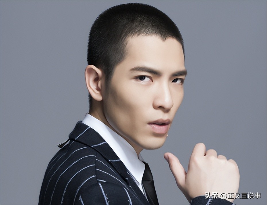 胡杏儿近期红毯对比图 (无滤镜下胡杏儿呈现真实颜值)