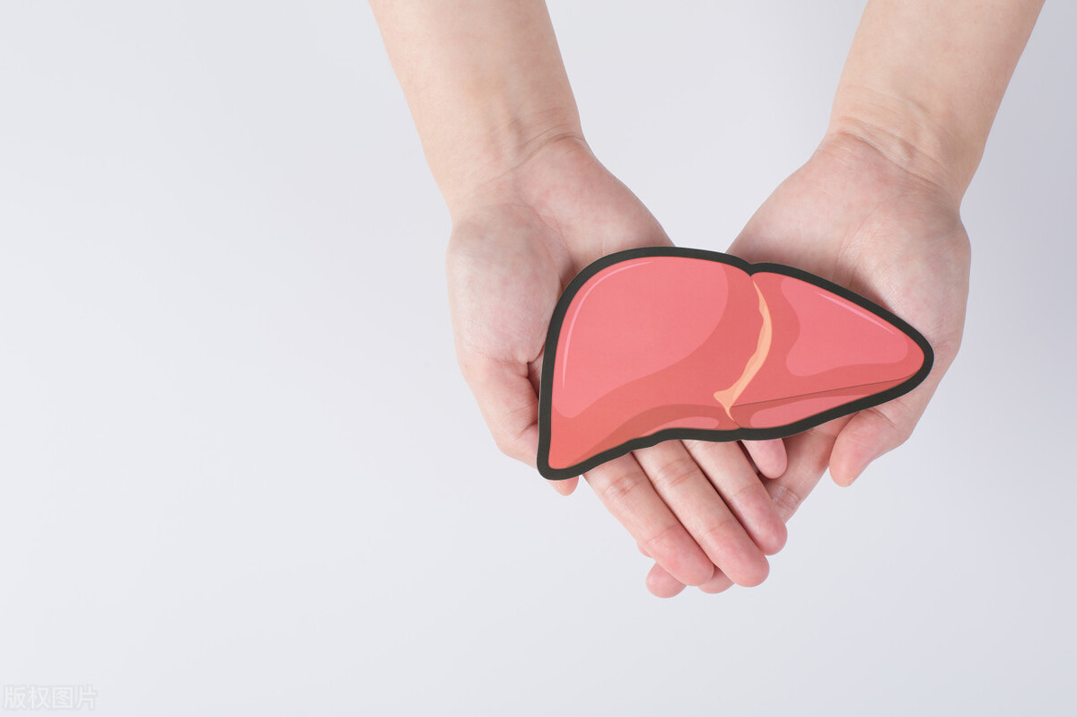 婴儿吃蜂蜜会损伤肝脏吗,婴儿喝蜂蜜水会出现什么症状