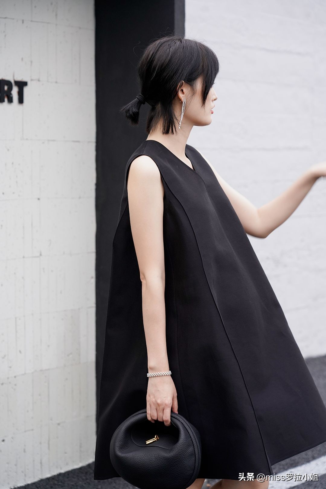 适合旅游连衣裙高级感秋季,出游连衣裙高级感穿搭轻奢