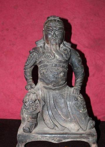 关二爷的眼是吊眼还是丹凤眼,关二爷为什么闭着眼睛