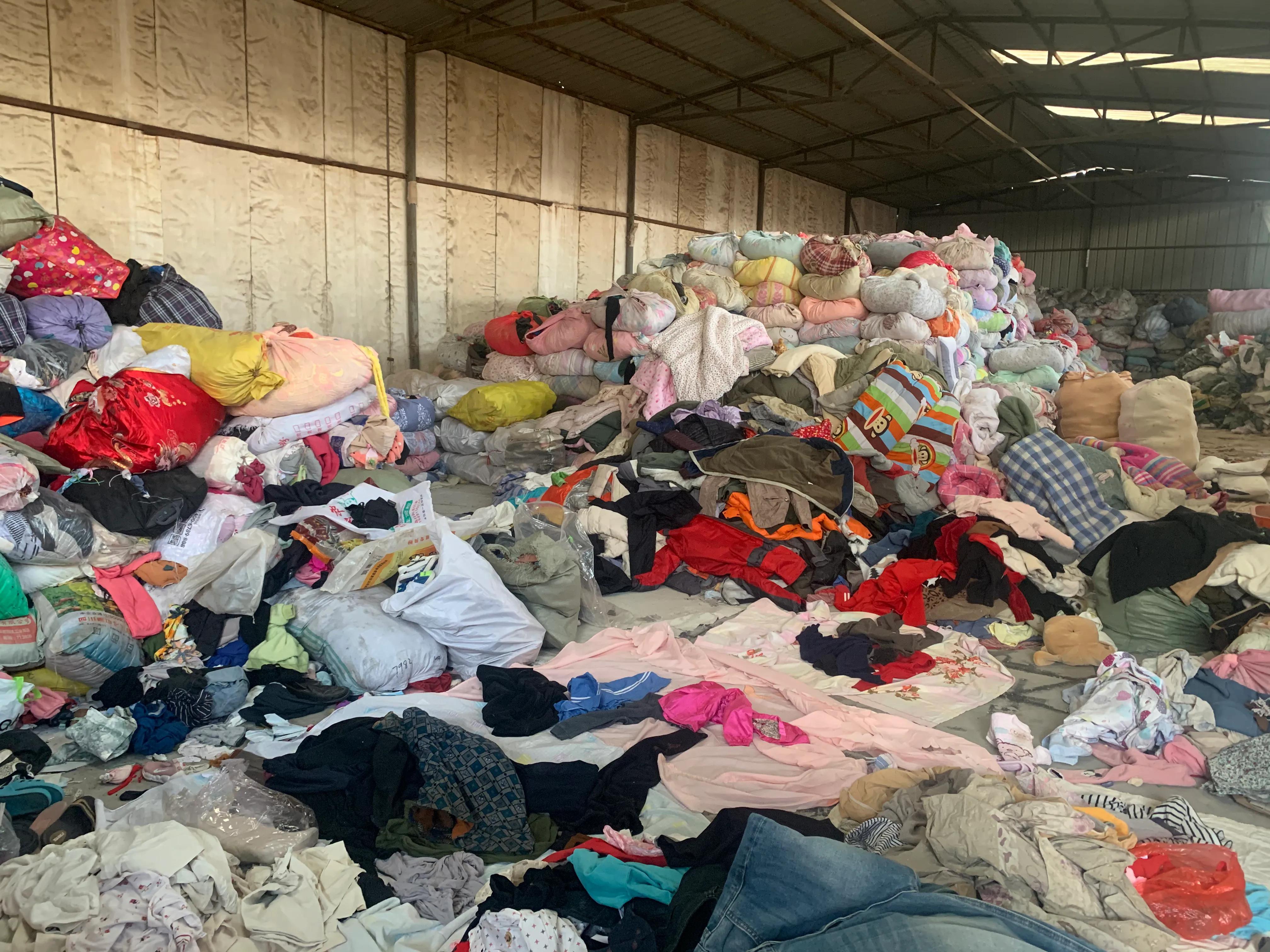 揭秘旧衣服回收的真实现状,最挣钱没人干的行业回收旧衣服