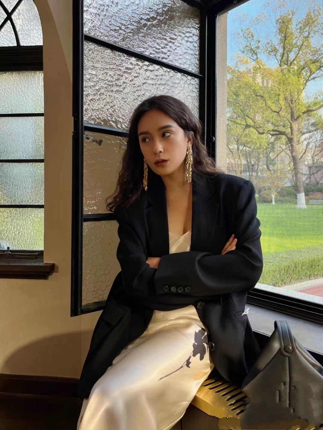 半身西装长裙夏季怎么搭配,垂感西装长裙怎么搭配好看