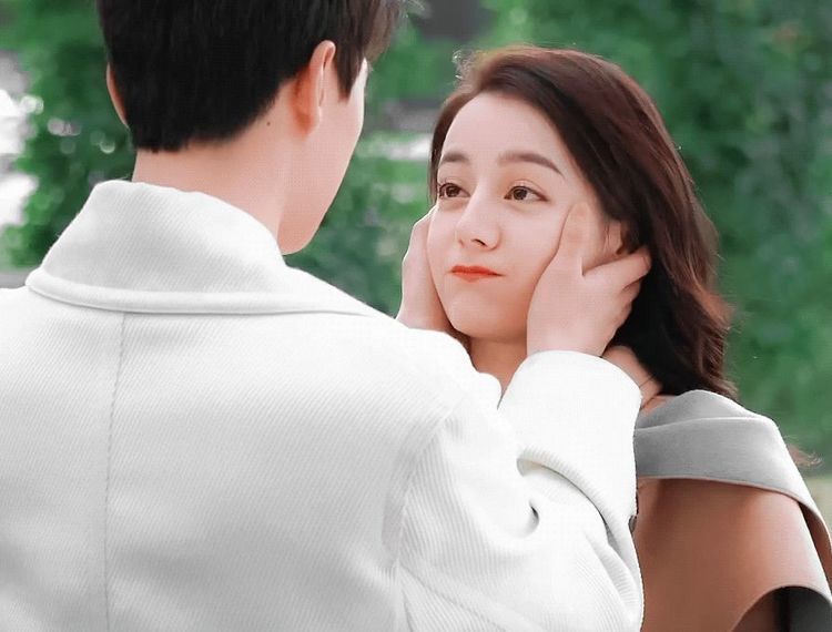 娜扎蒋欣,蒋欣和古力娜扎谁的名气高