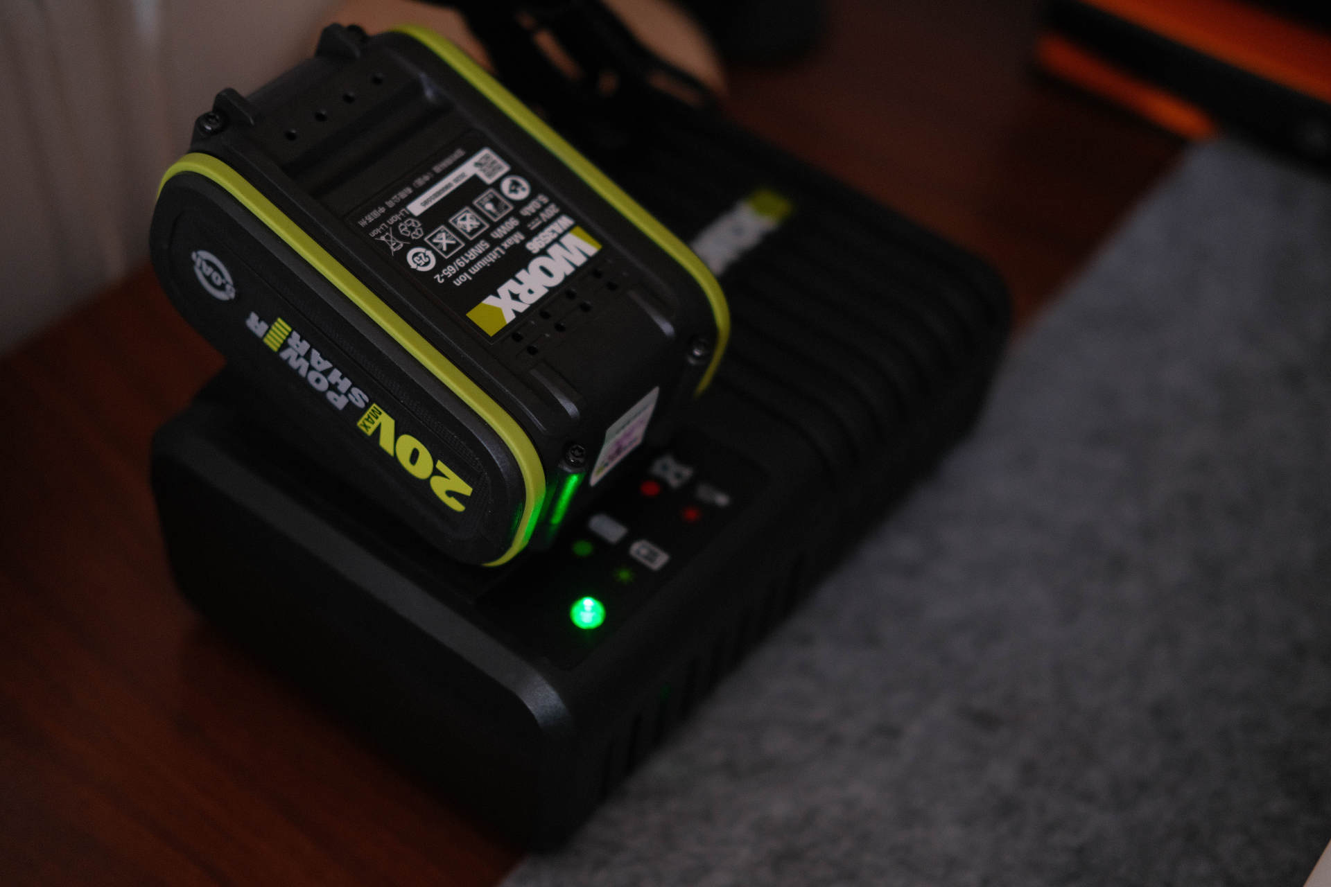 威克士无线洗车机使用教程,无线洗车机如何洗车