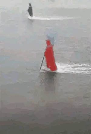 轻松一刻：这样的破电脑，收废品的竟然出价500块钱收，真是疯了