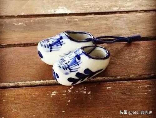 74岁大爷带小鞋鉴宝视频,大爷带三寸金莲鉴宝