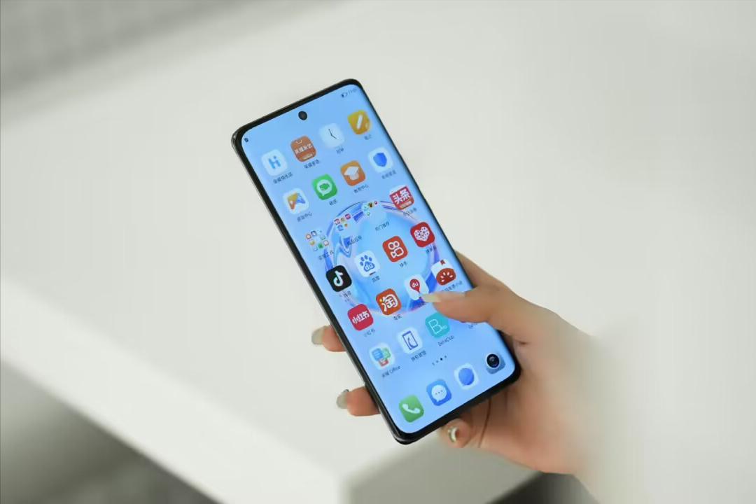 华为mate60外观撞脸荣耀x50,外观与mate60相似的手机