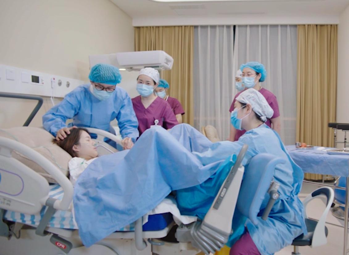 产妇顺产12个小时内大便,分娩时拉出大便怎么办