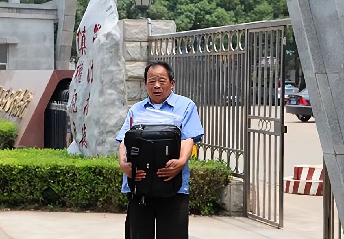 博士11天捐5次精子死亡索赔500万,医学博士病逝捐器官