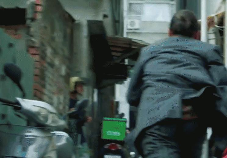 比《哭悲》还上头？逃犯吃屎，警察“全裸”查案，致敬《无间道》