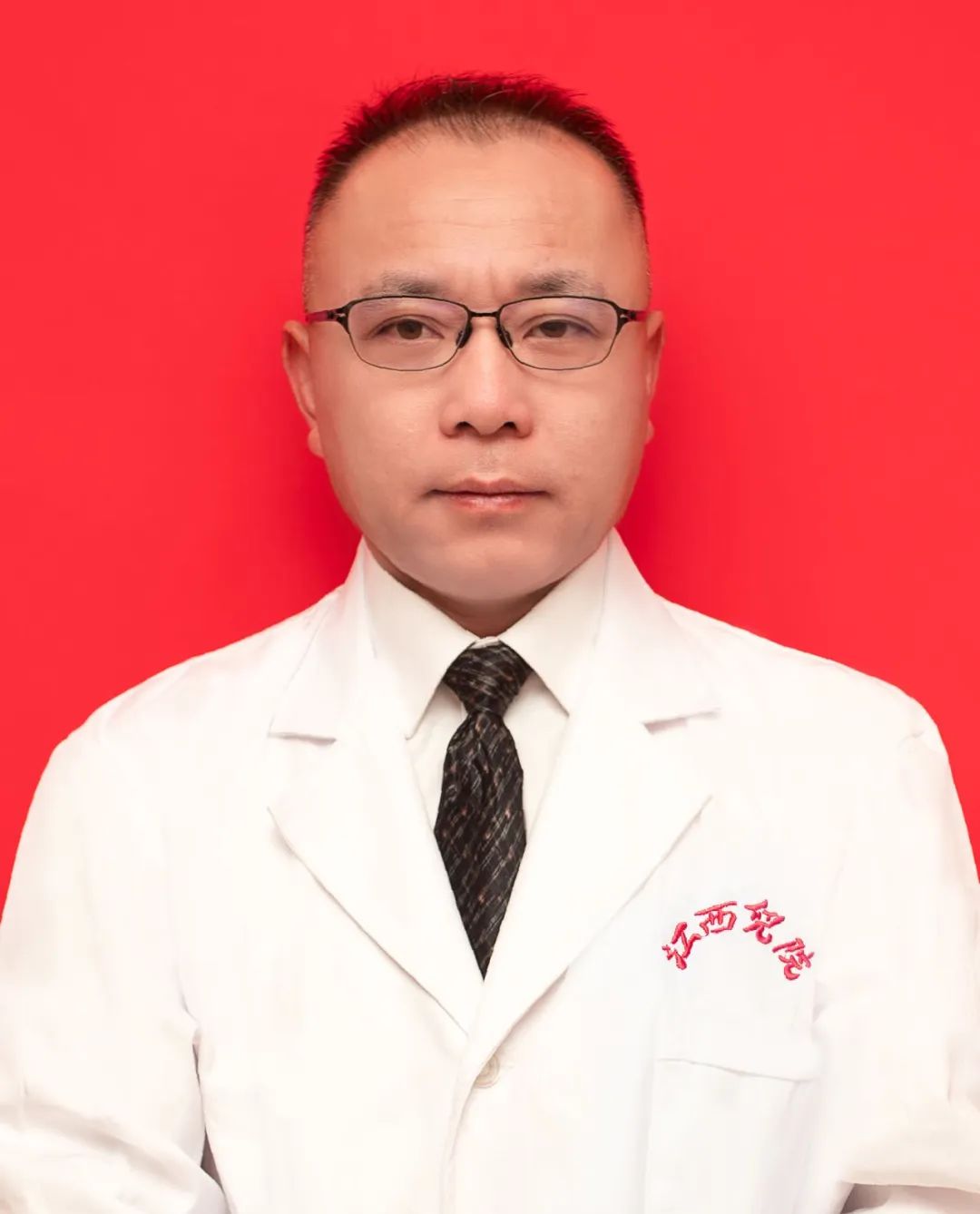 女童尿道口痒出血是怎么回事,女童尿道口肿大瘀血流血怎么回事