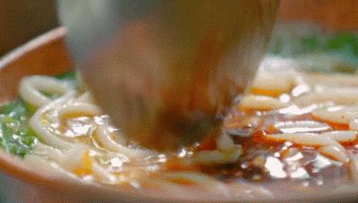 昆明美食推荐南屏街米线,云南米线美食攻略