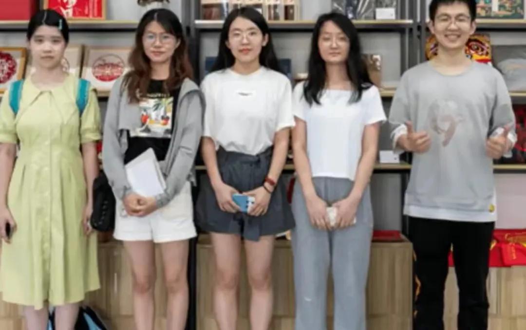 大学生边读书边创业,女大学生边读书边创业营收上千万