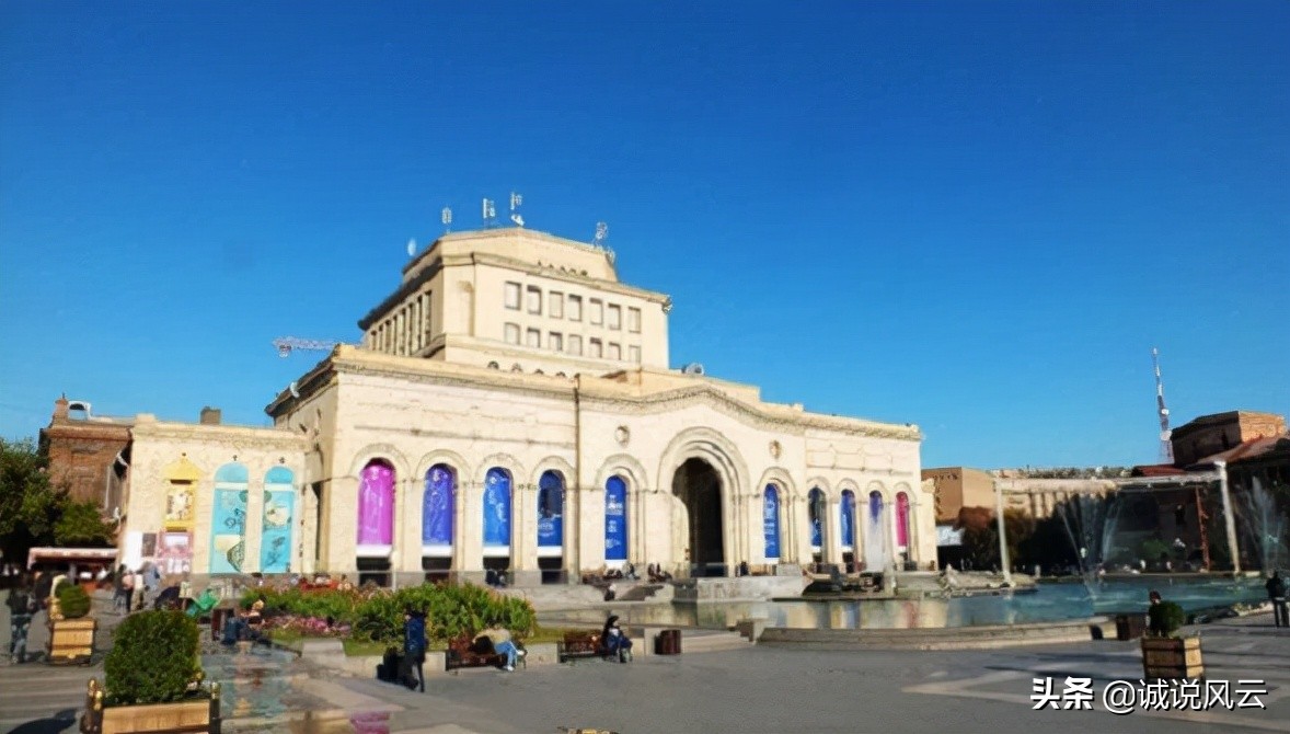 阿塞拜疆19年GDP总值依然低于500亿美元，那么经济总体表现如何？