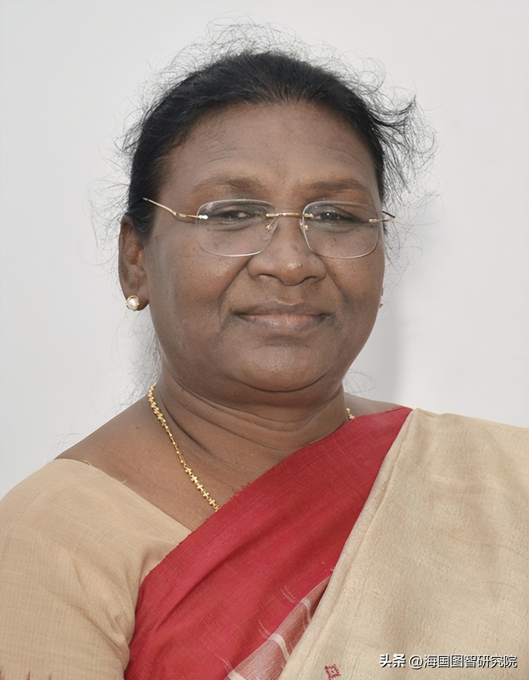 印度新任总统简历,印度新任总统莫尔穆图片