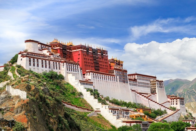 民族特色文化的发展趋势,56个民族里面文化最齐全的有哪些