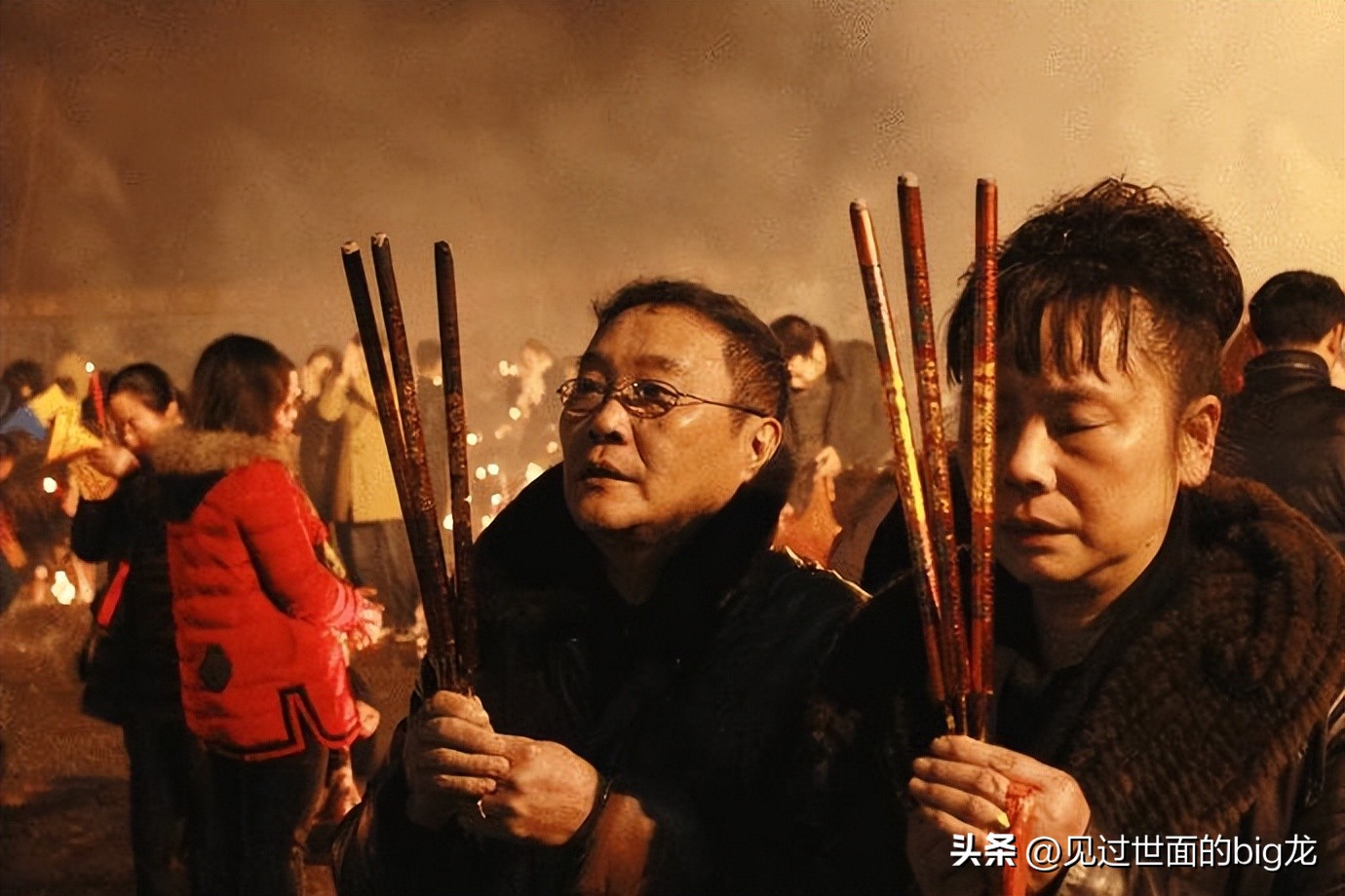 烧香为什么要烧头柱香,烧香不烧断头香是什么样的