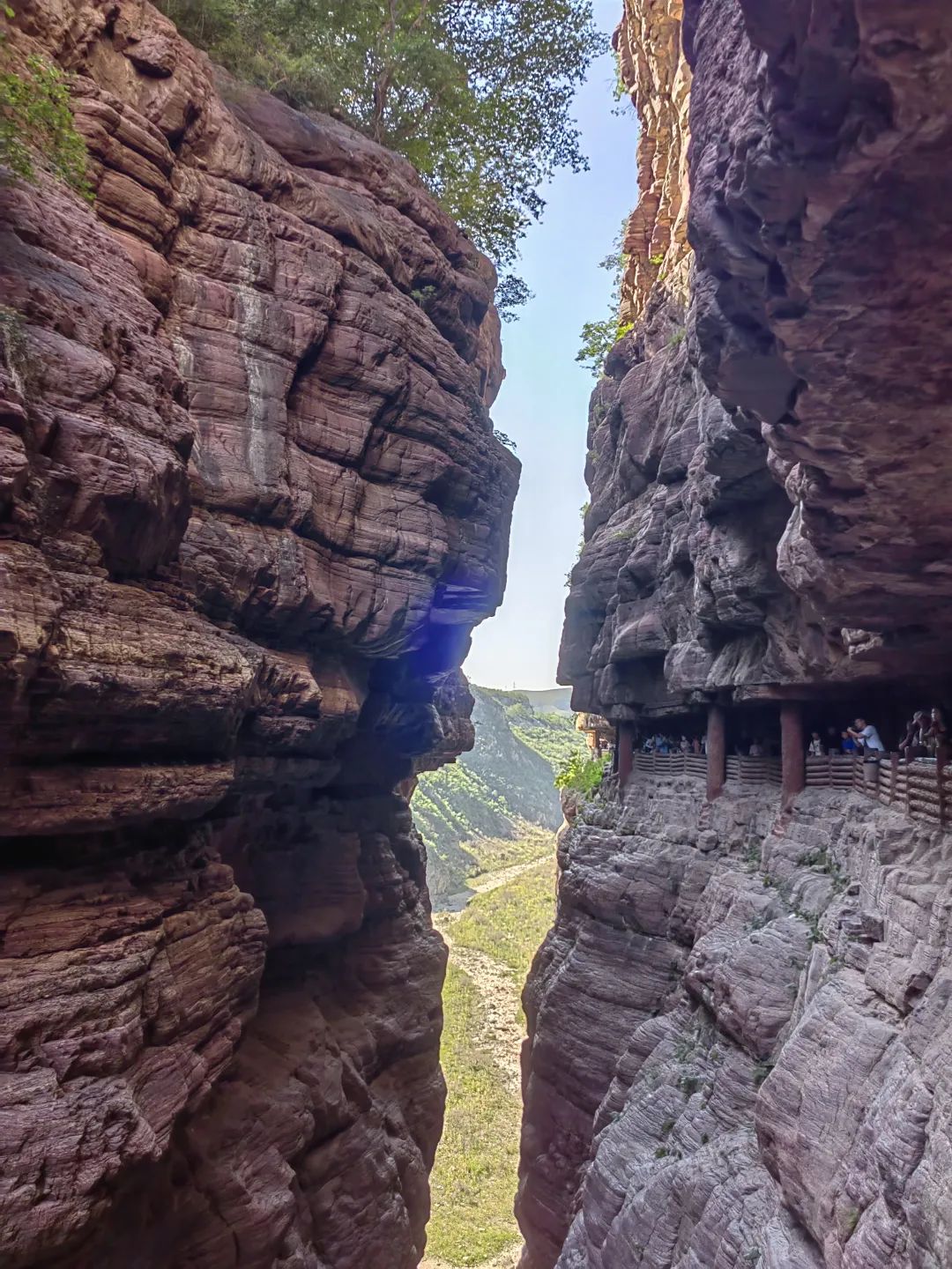 聚力前行同心致远丨京洛律师赴云台山开展*党**建团建活动