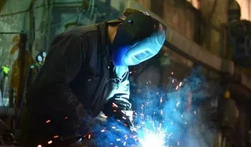 药芯焊丝焊缝出现虫蛀缺陷,药芯焊丝焊接有气孔是怎么回事