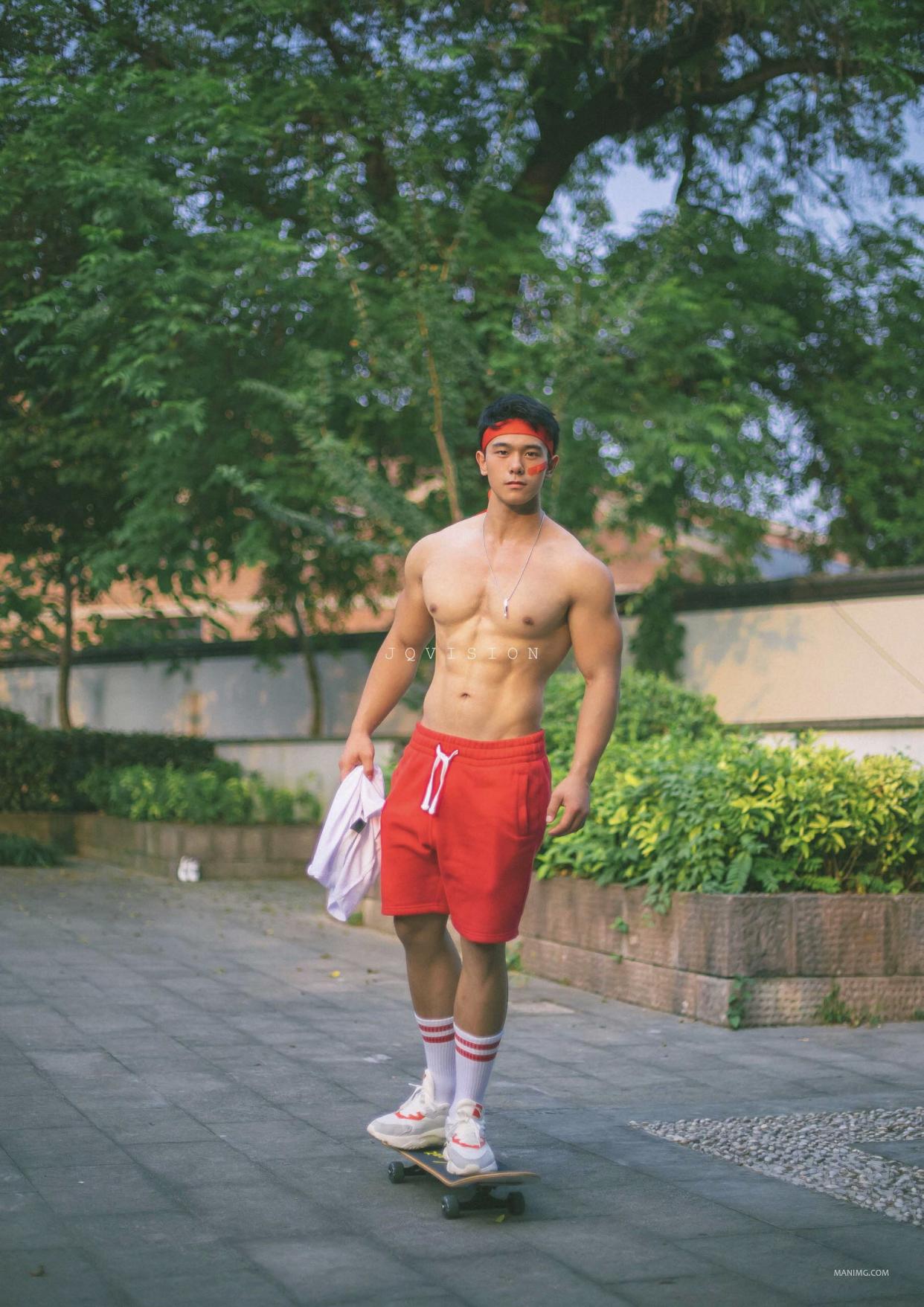 小励律曾浩然：肉球变型男