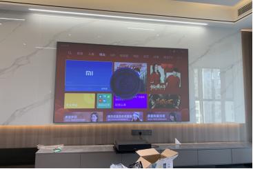 现在装修电视一般选多大的,现在装修客厅还要不要电视