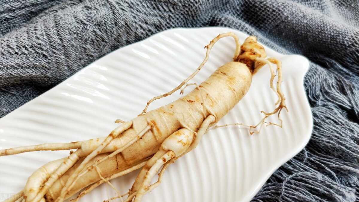 脾胃虚寒症状上吐下泻,大人上吐下泻吃什么食物好