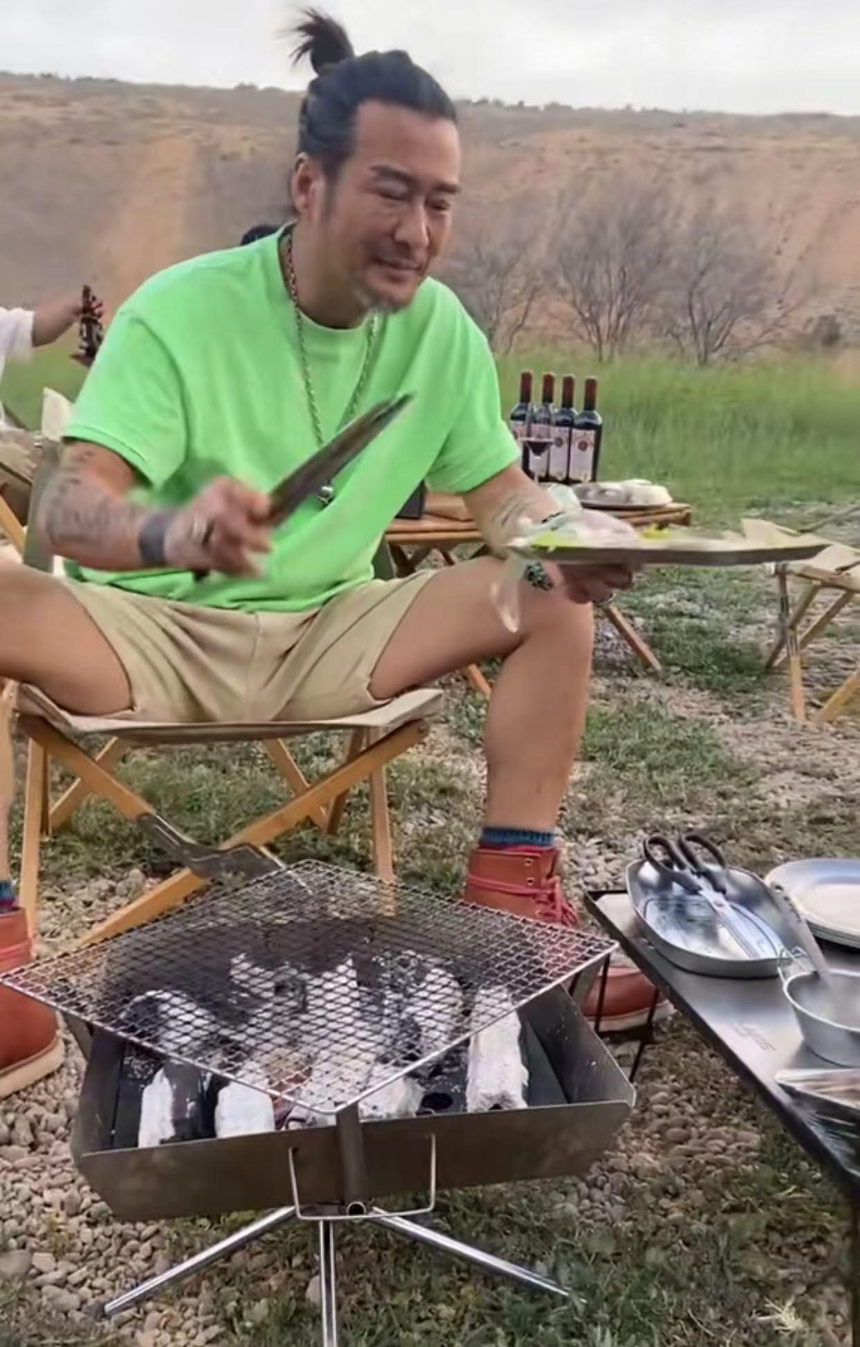 58岁孙兴晒演出视频,孙兴慜吃酒席随礼