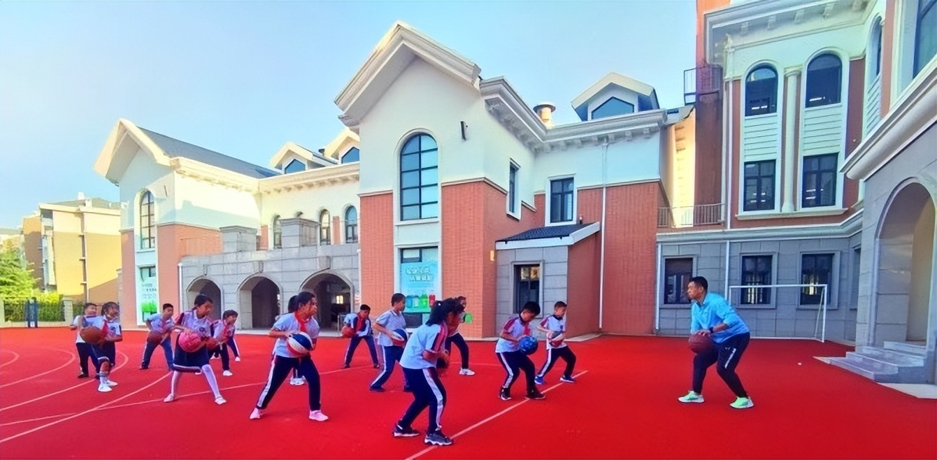 快乐“去上学”幸福“小时光”大连市甘井子区实验小学辛博街校区