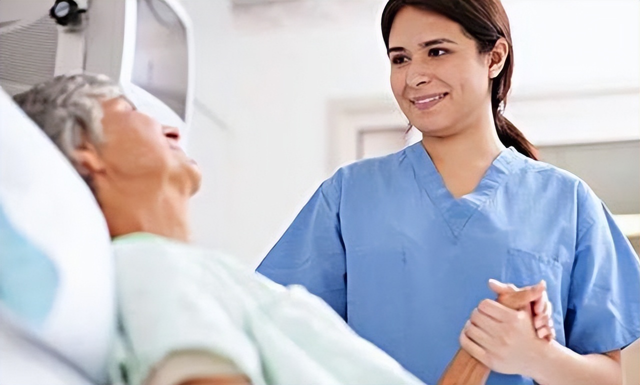 癌症晚期应该放弃还是继续治疗,癌症晚期需要治疗还是放弃回家