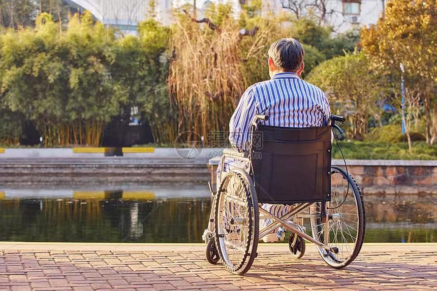 成都富豪邱先甫离婚案进度,四川成都亿万富翁邱先甫的妻子