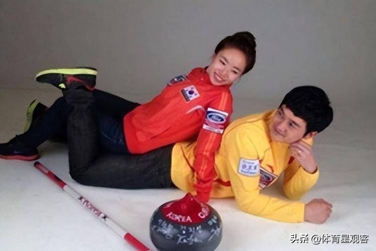 冰壶徐晓明在韩国视频,韩国冰壶队长金智善和徐小明