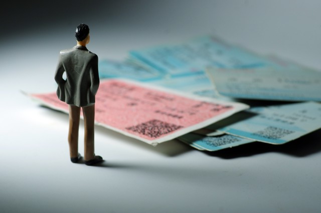 在十年前的时候,忘了给自己买一张去往十年后看望自己的火车票。