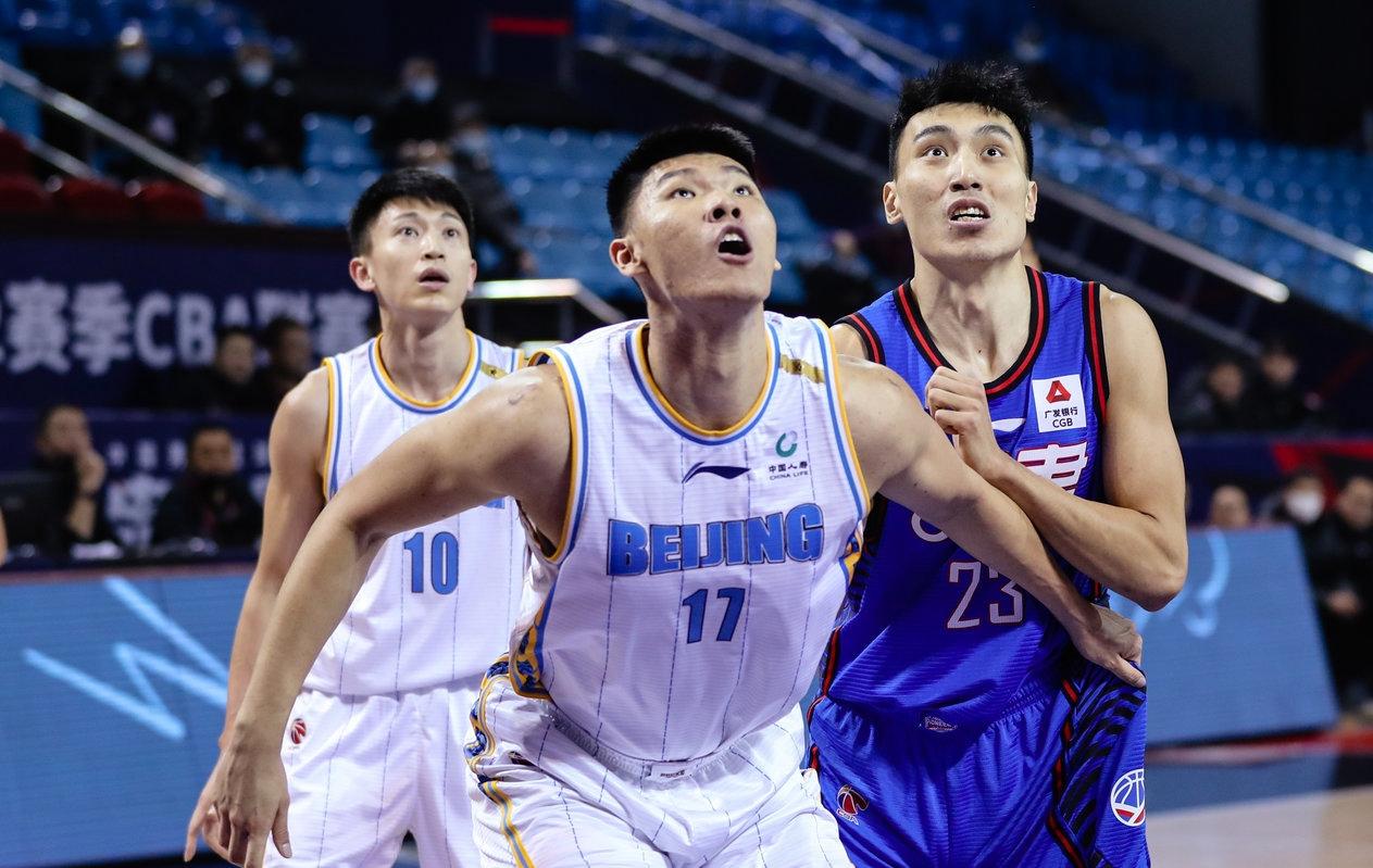 转折时刻！周琦或继续海外征战，北京首钢举重若轻