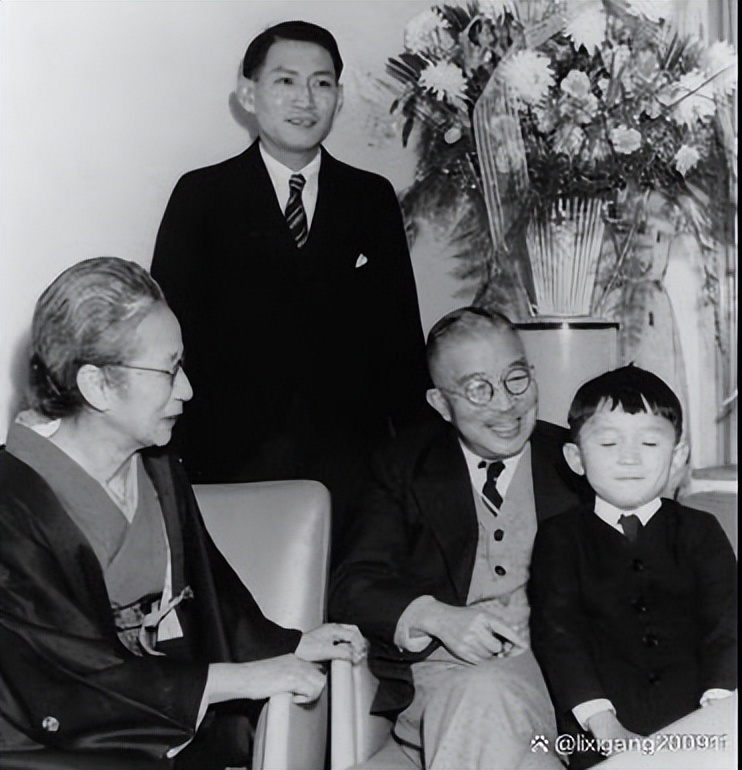 鸠山由纪夫：出身显赫，首位民主*党**首相，祖父是首位自民*党**籍首相