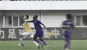 世界足球搞笑集锦top100,国外足球搞笑集锦